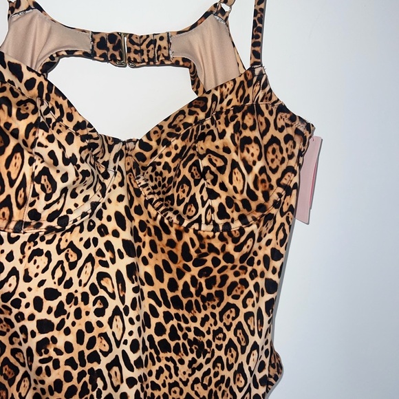 Victoria’s Secret new! Leopard Print XL One-Piece Swimsuit - Picture 3 of 14